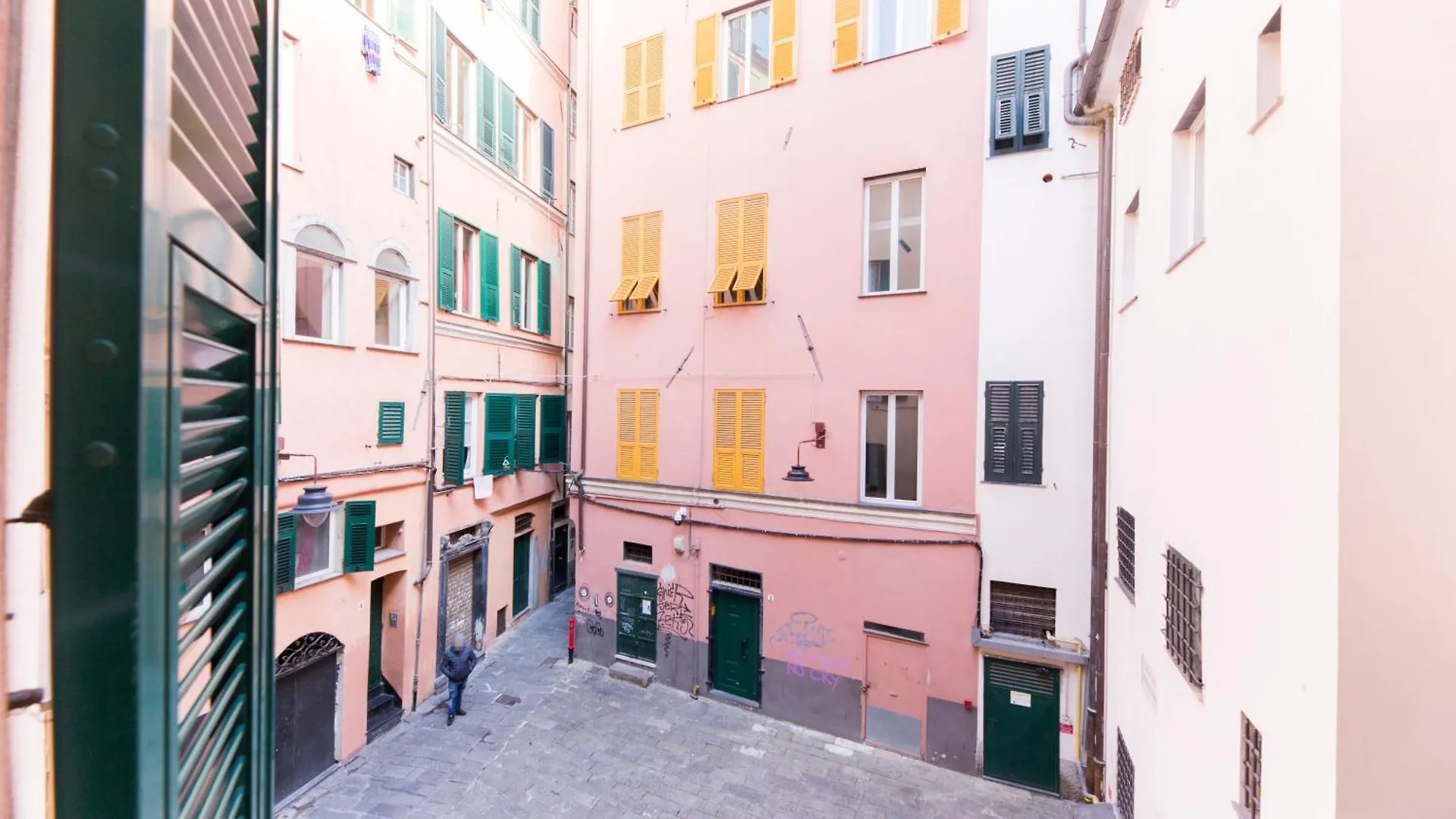 Casaviva - Urban Cozy Apartment In Genoa Italy